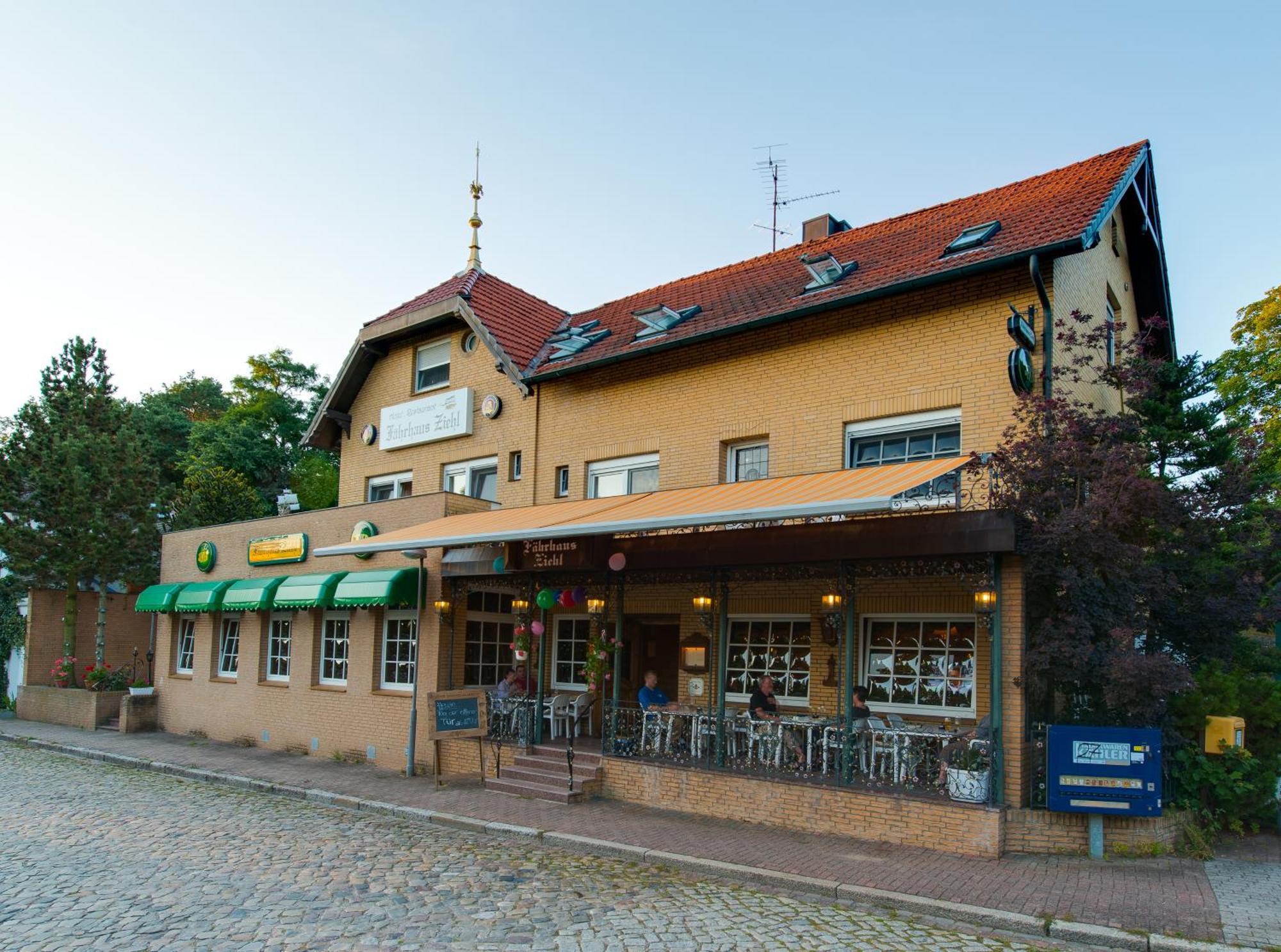 Hotel Fährhaus Ziehl Geesthacht Exterior foto